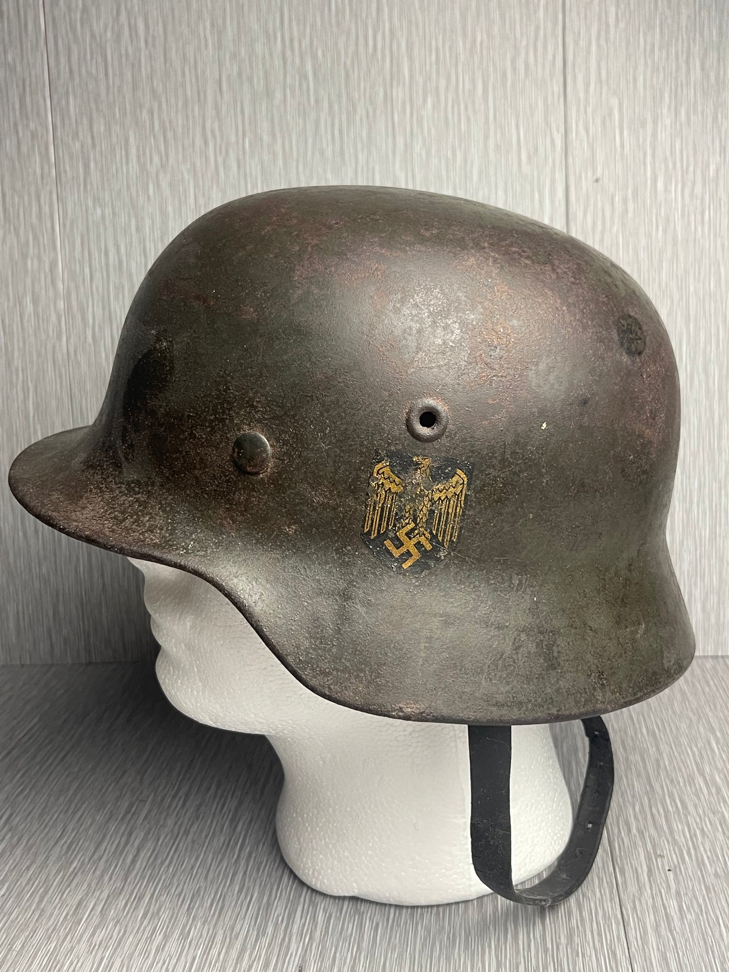 GERMAN WW2 KRIEGSMARINE M40 SD HELMET E.T. 66 W/ PARTIAL CHINSTRAP UNTOUCHED