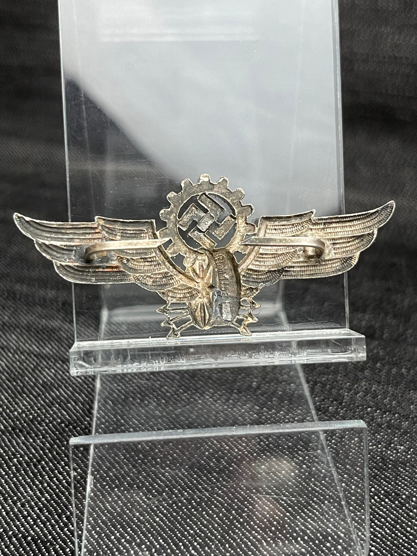 GERMAN WW2 ELECTRIC STREETCAR OPERATOR HAT INSIGNIA BY NUELLE & HUECK, LUDENSCHEID “RZM M1/53”