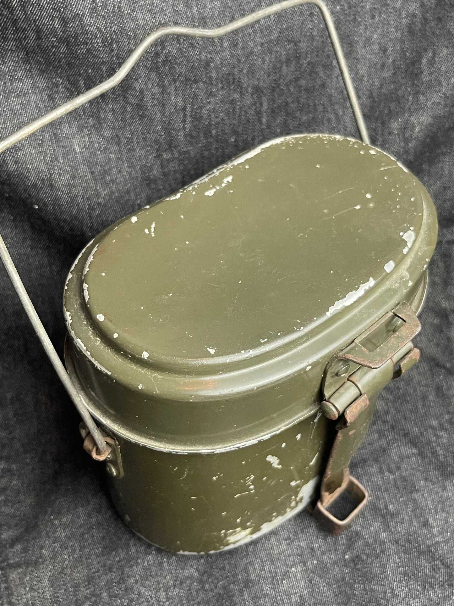 GERMAN WW2 WEHRMACHT 1944 M31 MATCHING MESS KIT BY LINNEPE & SCHINDLER, LUDENSCHEID "LS&L"