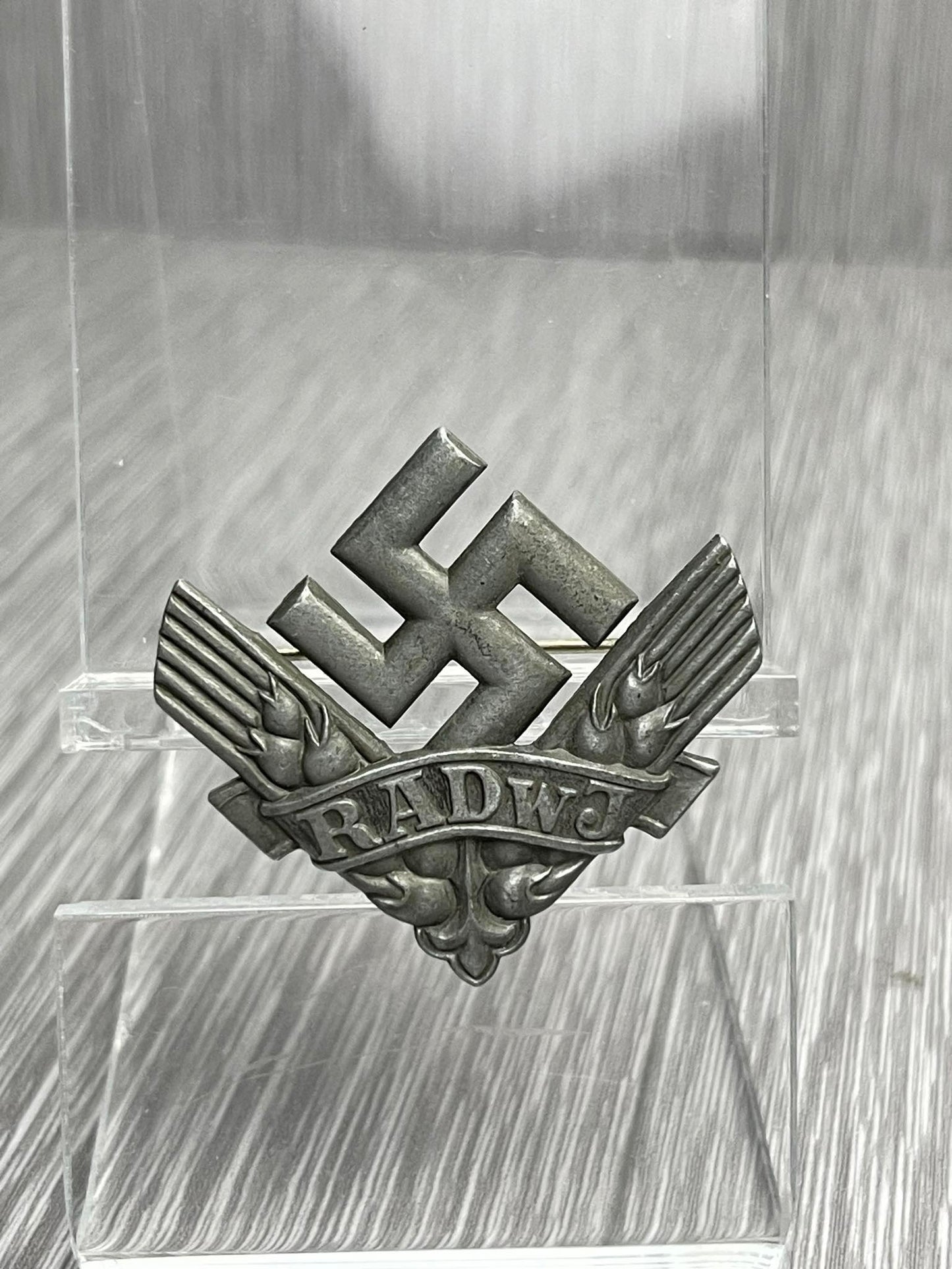 GERMAN WW2 RADWJ KRIEGSHILFSABZEICHEN (FEMALE WAR HELPER BROOCH)