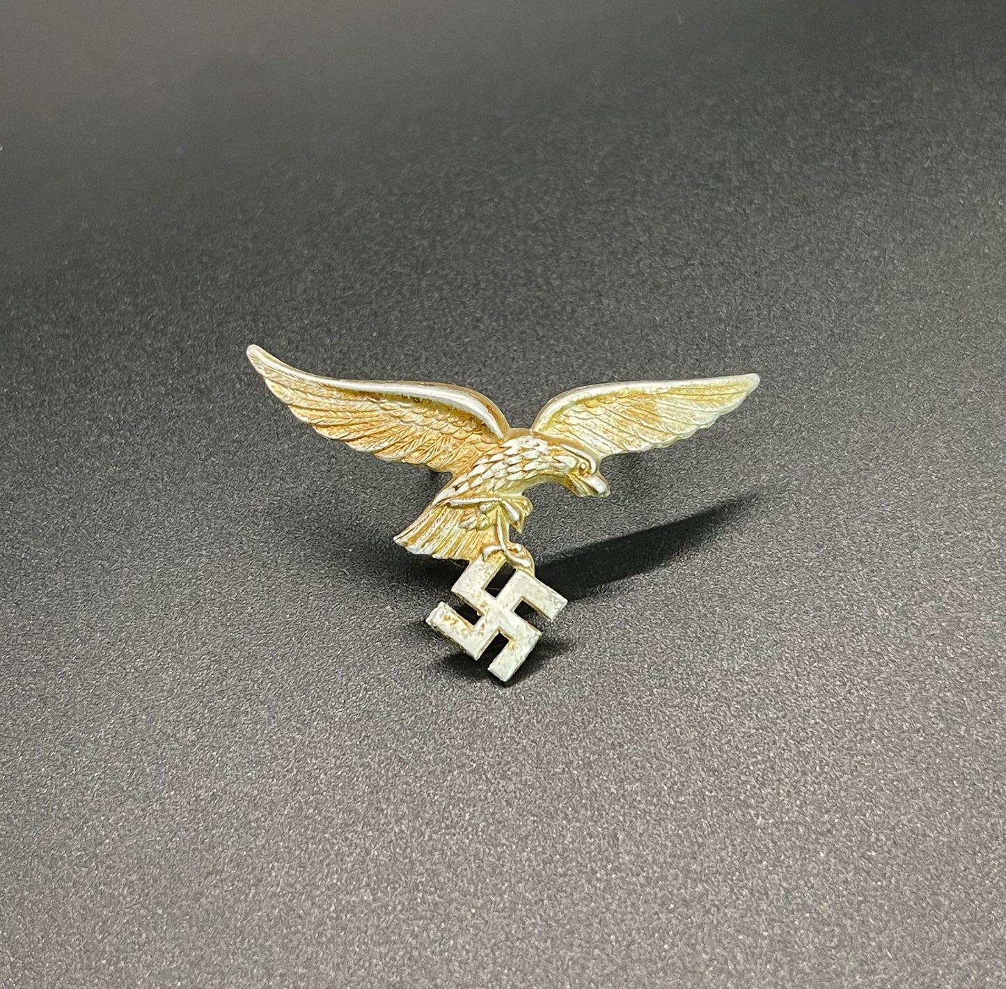 GERMAN WW2 LUFTWAFFE OFFICER FIRST PATTERN GILDED VISOR EAGLE RARE