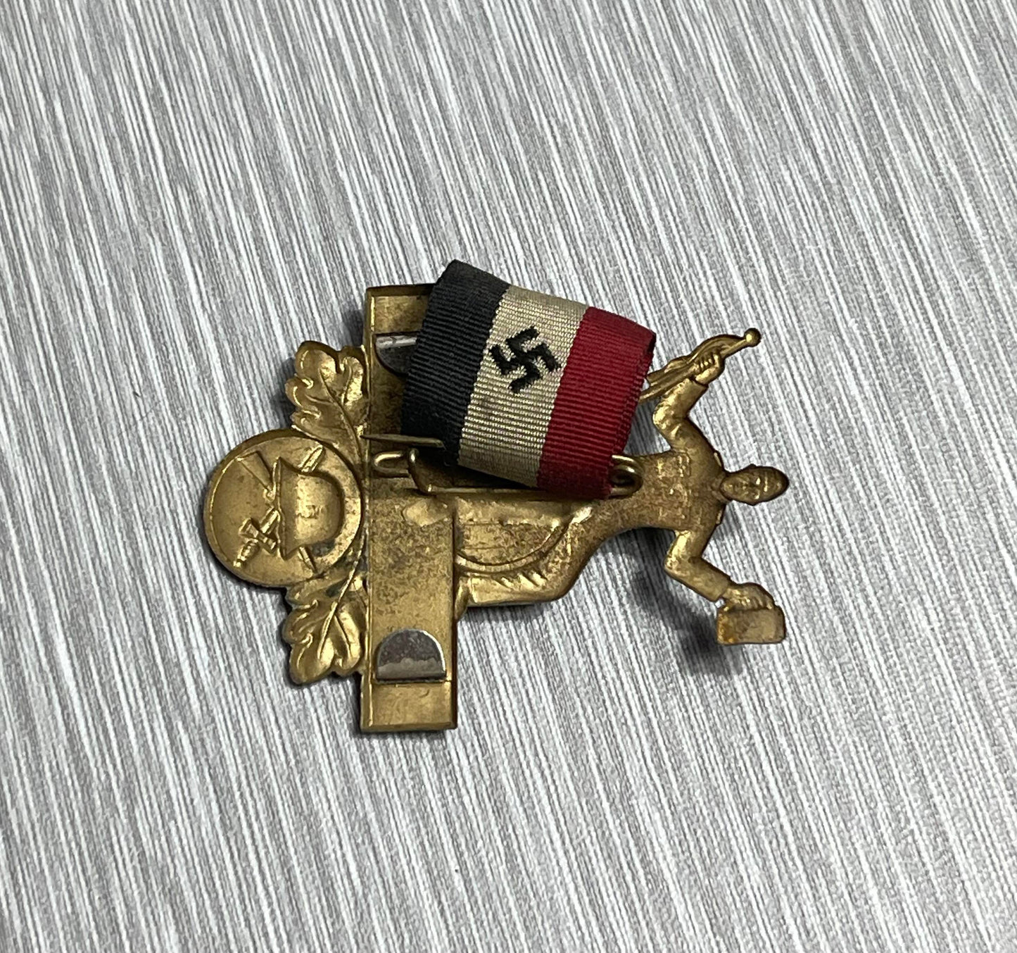 GERMAN WW2 "HOCH LEBE DER RESERVEMANN" PIN/BADGE WITH RIBBON