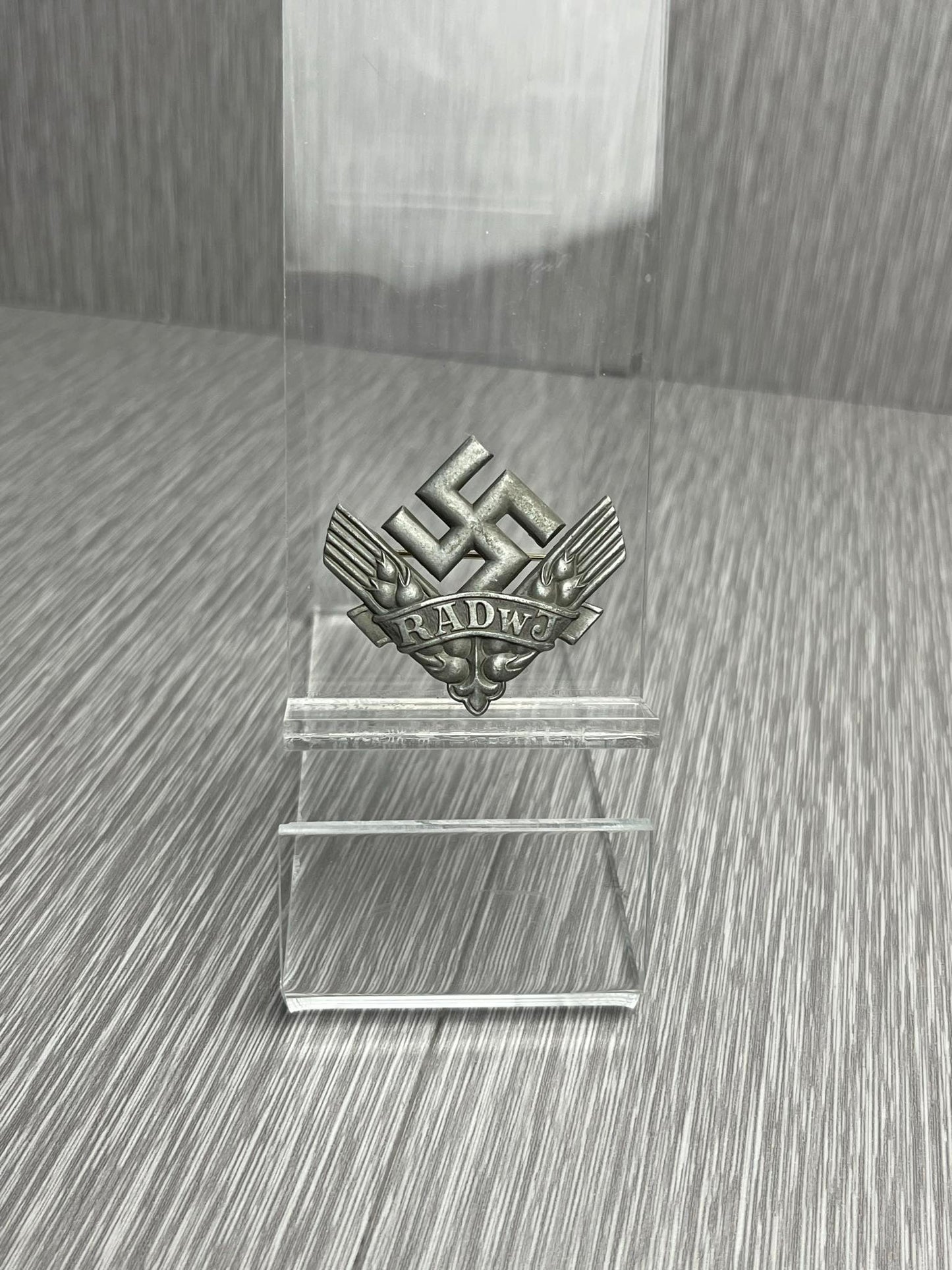 GERMAN WW2 RADWJ KRIEGSHILFSABZEICHEN (FEMALE WAR HELPER BROOCH)