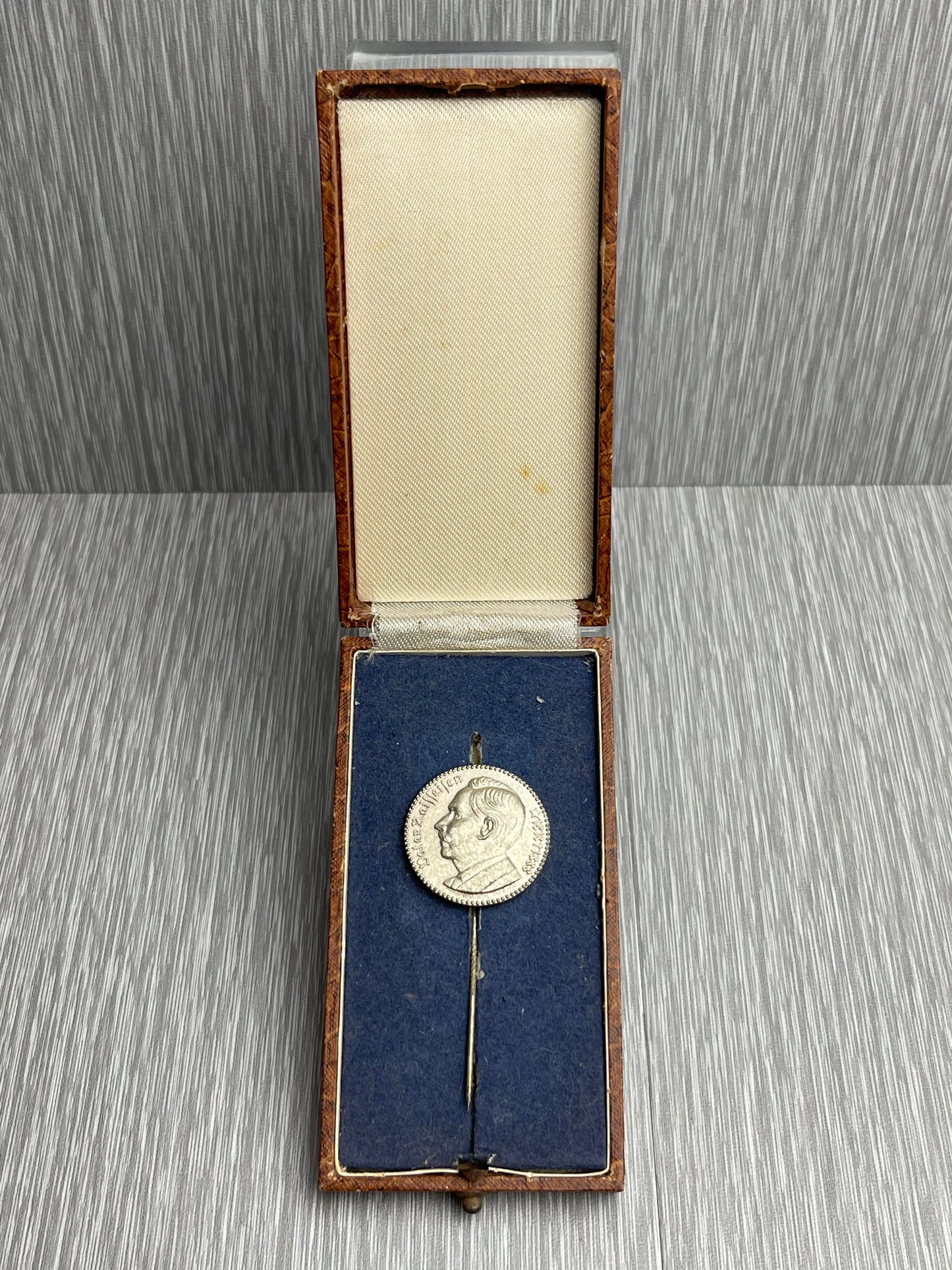 GERMAN VATER RAIFFESEN 1818-1888 STICKPIN W/ ORIGINAL ISSUE BOX "EINER FUR ALLE, ALLE FUR EINEN"