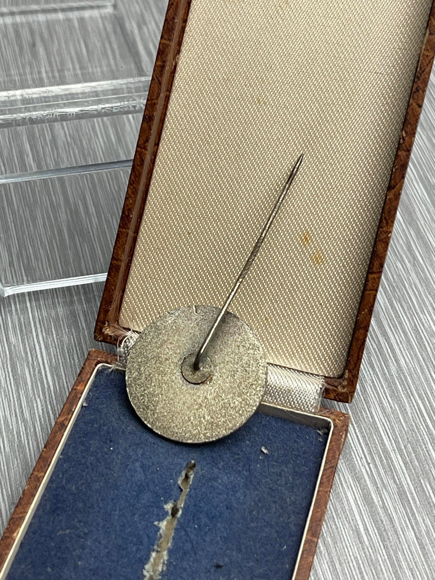 GERMAN VATER RAIFFESEN 1818-1888 STICKPIN W/ ORIGINAL ISSUE BOX "EINER FUR ALLE, ALLE FUR EINEN"