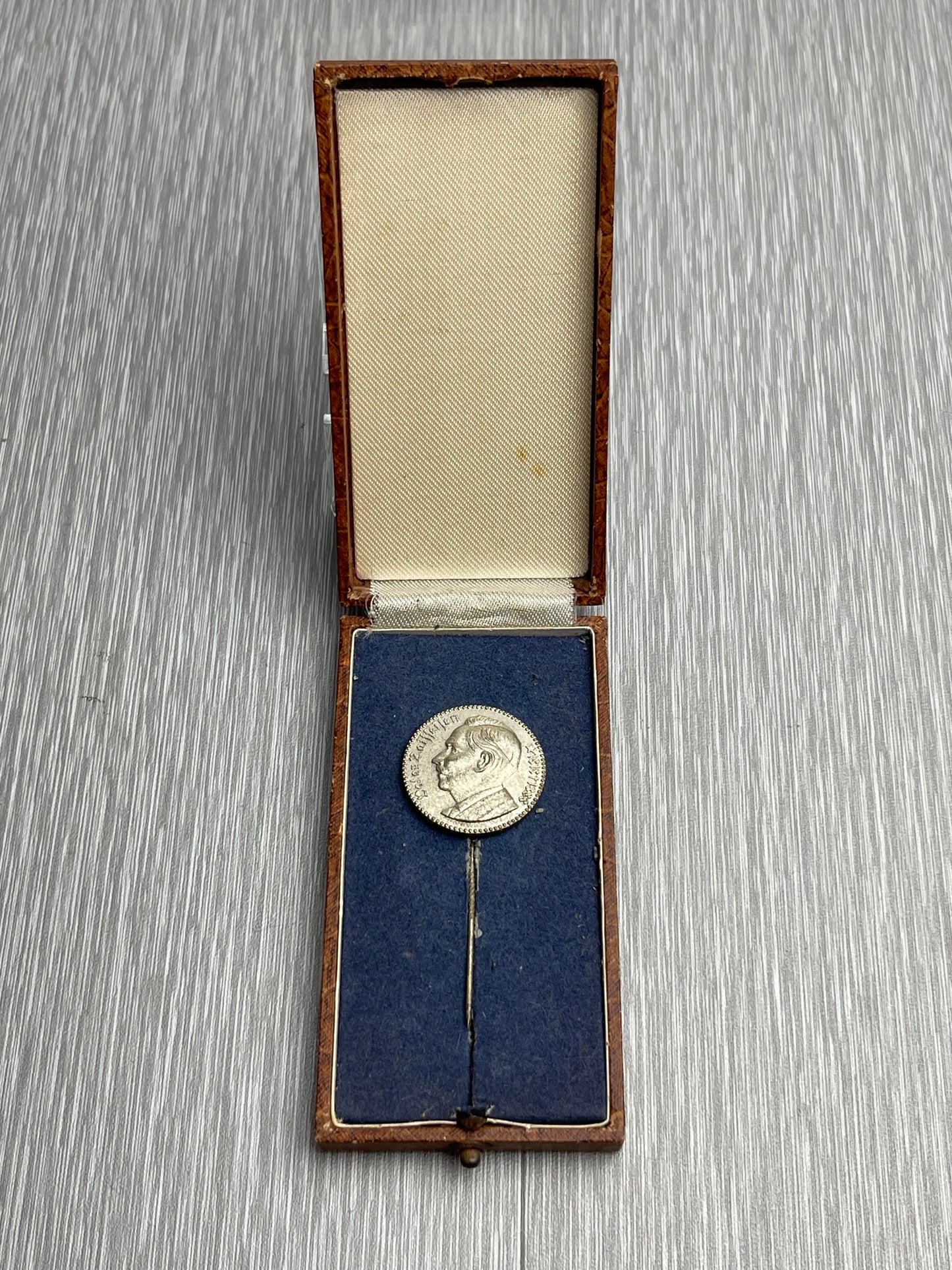 GERMAN VATER RAIFFESEN 1818-1888 STICKPIN W/ ORIGINAL ISSUE BOX "EINER FUR ALLE, ALLE FUR EINEN"