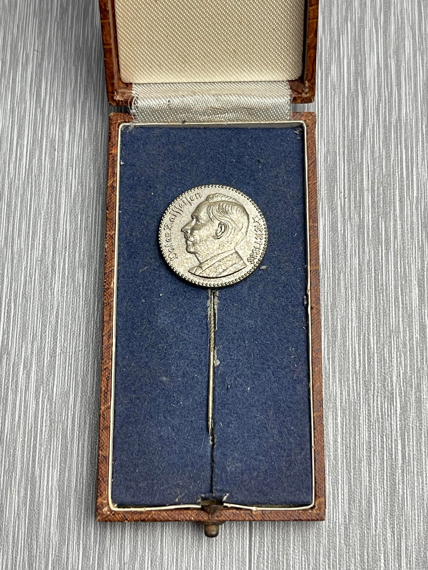 GERMAN VATER RAIFFESEN 1818-1888 STICKPIN W/ ORIGINAL ISSUE BOX "EINER FUR ALLE, ALLE FUR EINEN"