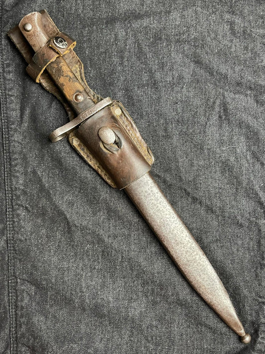 INTERESTING EARLY TURKISH ASKARI FABRIKA M1935 MAUSER BAYONET W/ LEAF SPEING AND MODIFIED GERMAN WW1 FROG