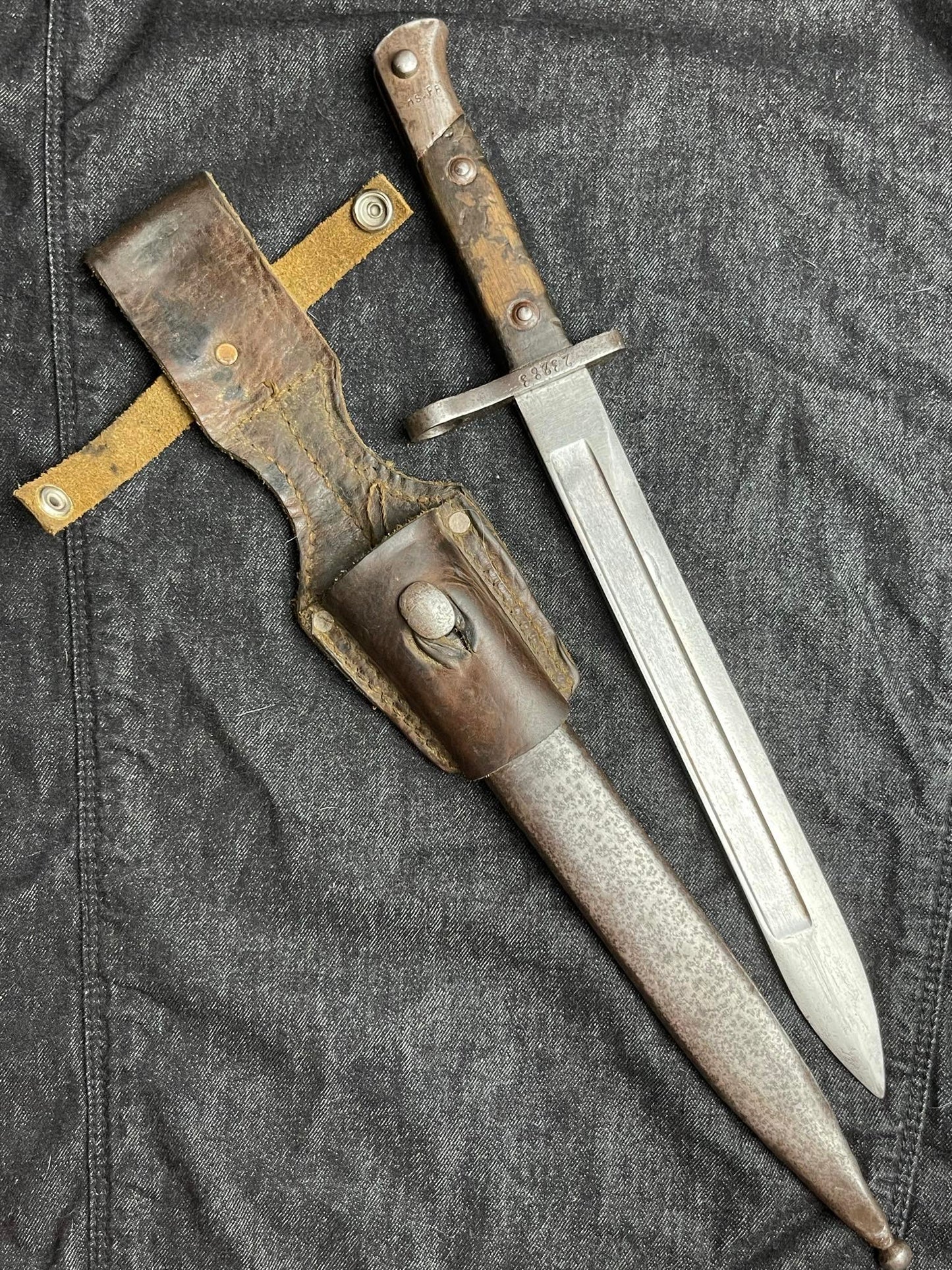 INTERESTING EARLY TURKISH ASKARI FABRIKA M1935 MAUSER BAYONET W/ LEAF SPEING AND MODIFIED GERMAN WW1 FROG