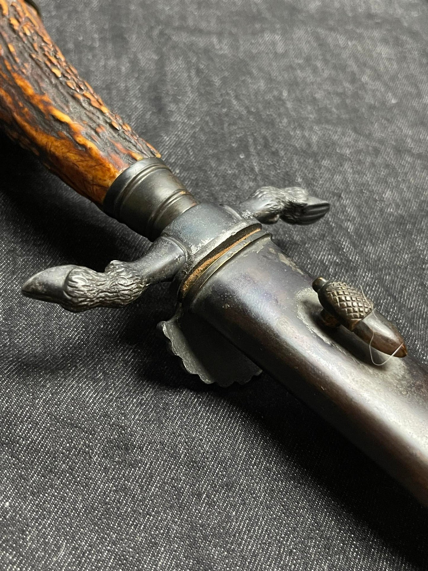 GERMAN WW2 NATIONAL HUNTING ASSOCIATION ‘DEUTSCHE JÄGERSCHAFT’ TRIPLE ETCHED HUNTING DAGGER W/ LEATHER SCABBARD