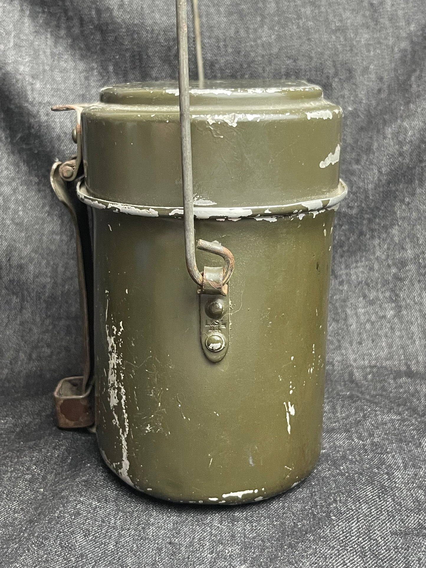 GERMAN WW2 WEHRMACHT 1944 M31 MATCHING MESS KIT BY LINNEPE & SCHINDLER, LUDENSCHEID "LS&L"