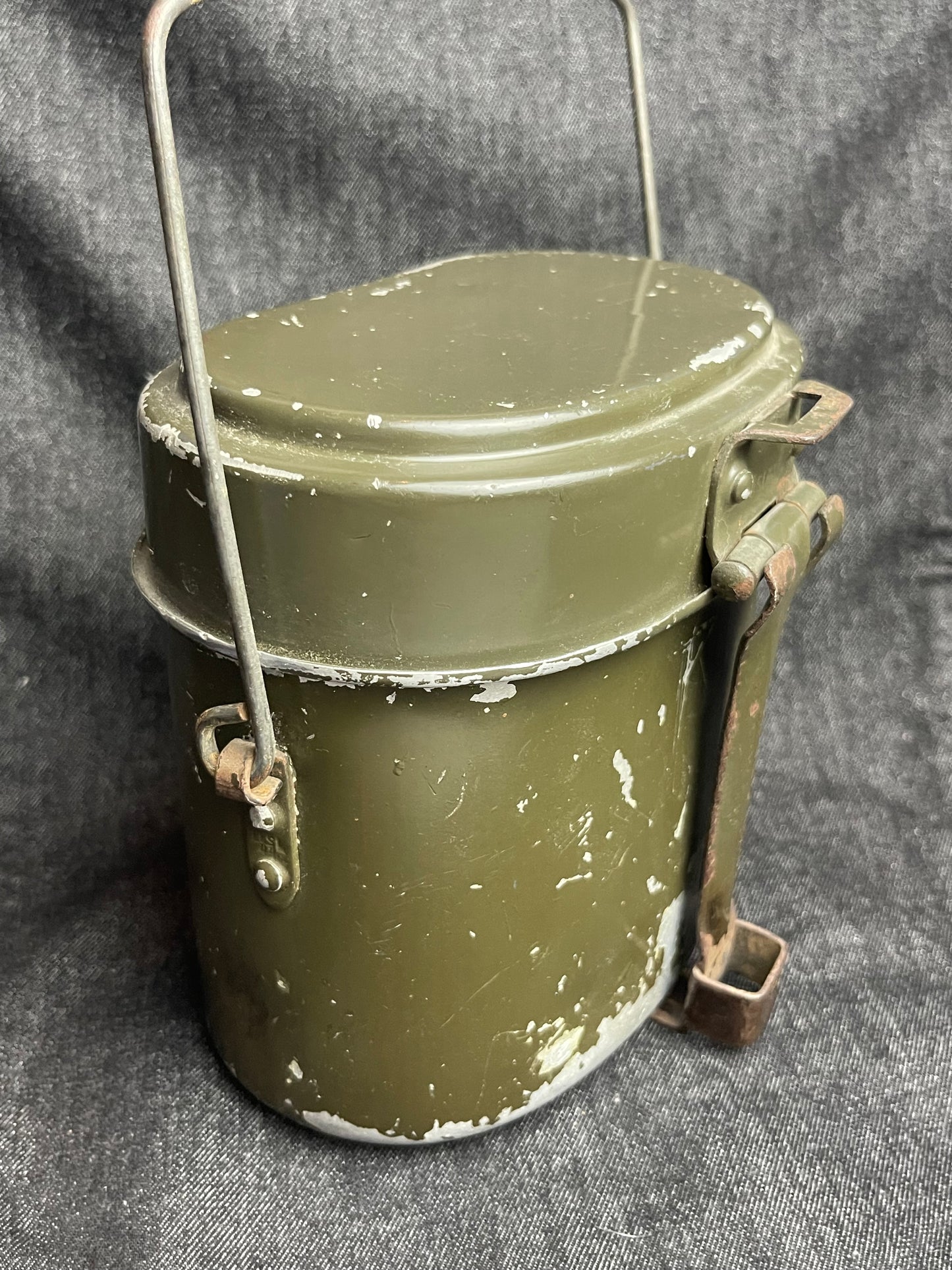 GERMAN WW2 WEHRMACHT 1944 M31 MATCHING MESS KIT BY LINNEPE & SCHINDLER, LUDENSCHEID "LS&L"