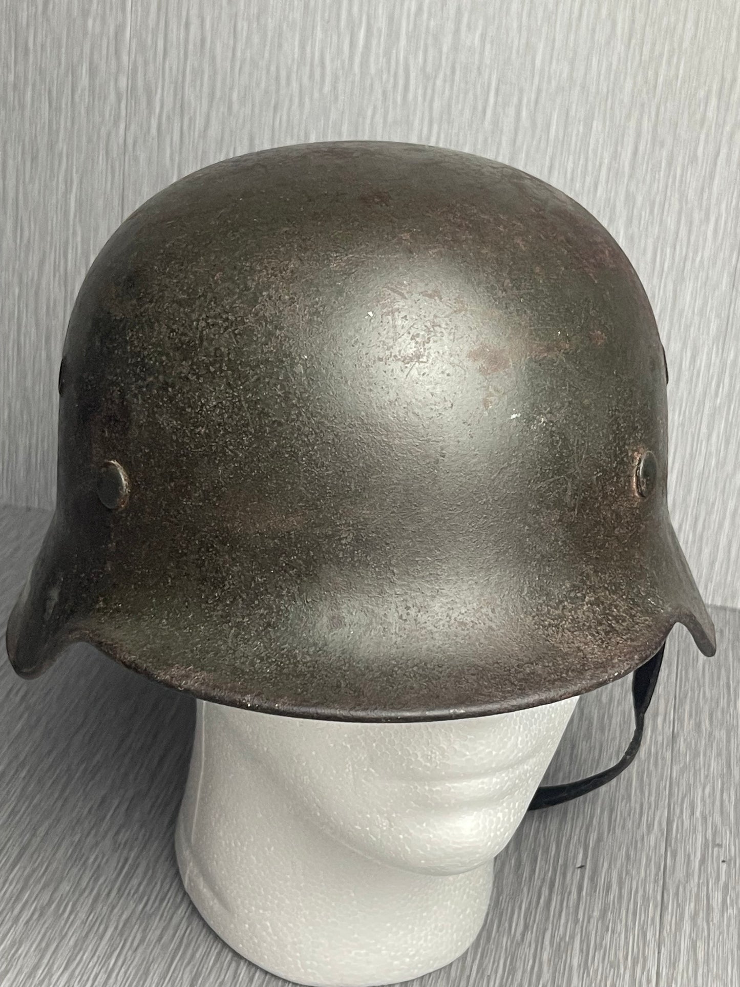 GERMAN WW2 KRIEGSMARINE M40 SD HELMET E.T. 66 W/ PARTIAL CHINSTRAP UNTOUCHED