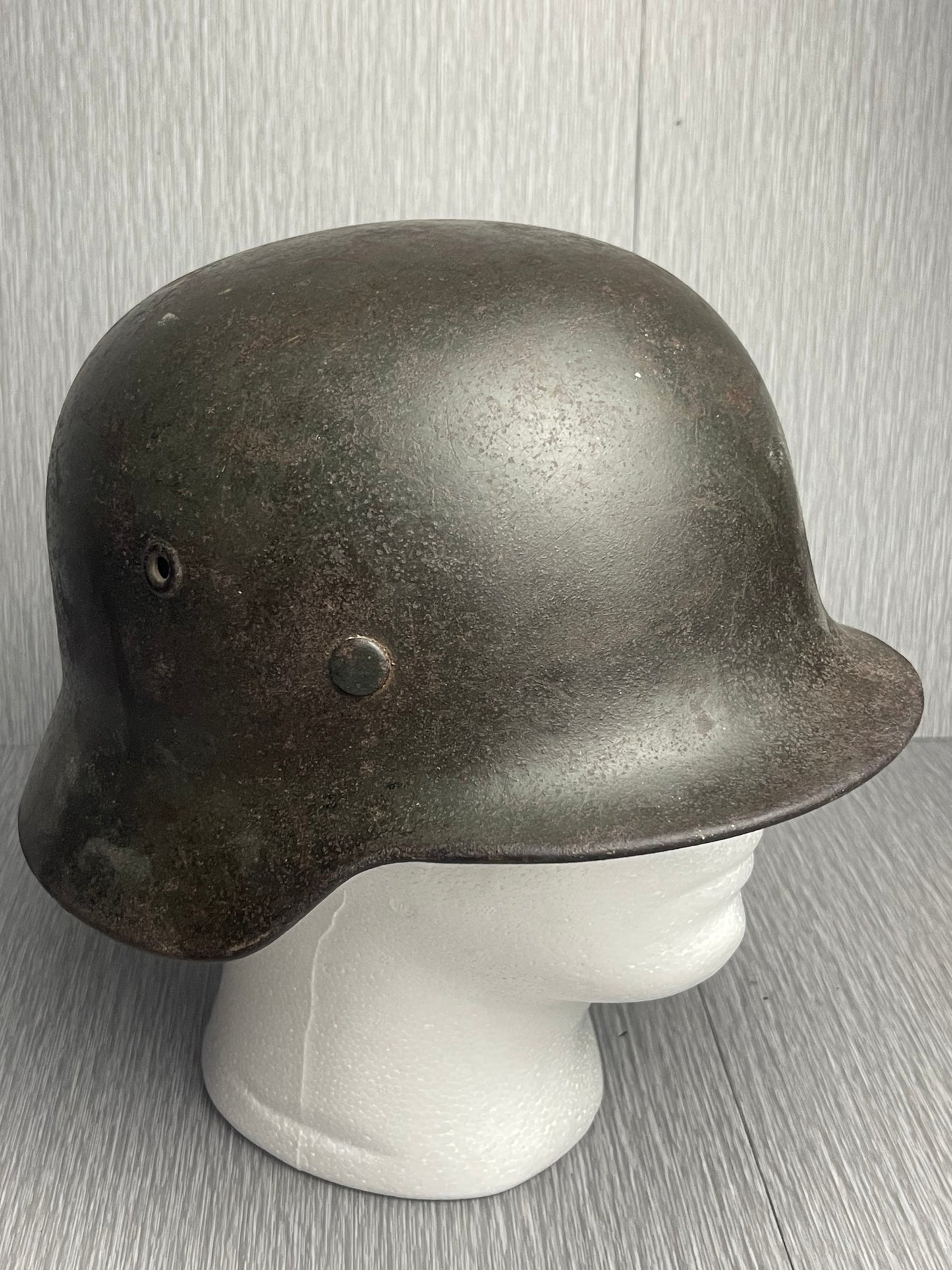 GERMAN WW2 KRIEGSMARINE M40 SD HELMET E.T. 66 W/ PARTIAL CHINSTRAP UNTOUCHED