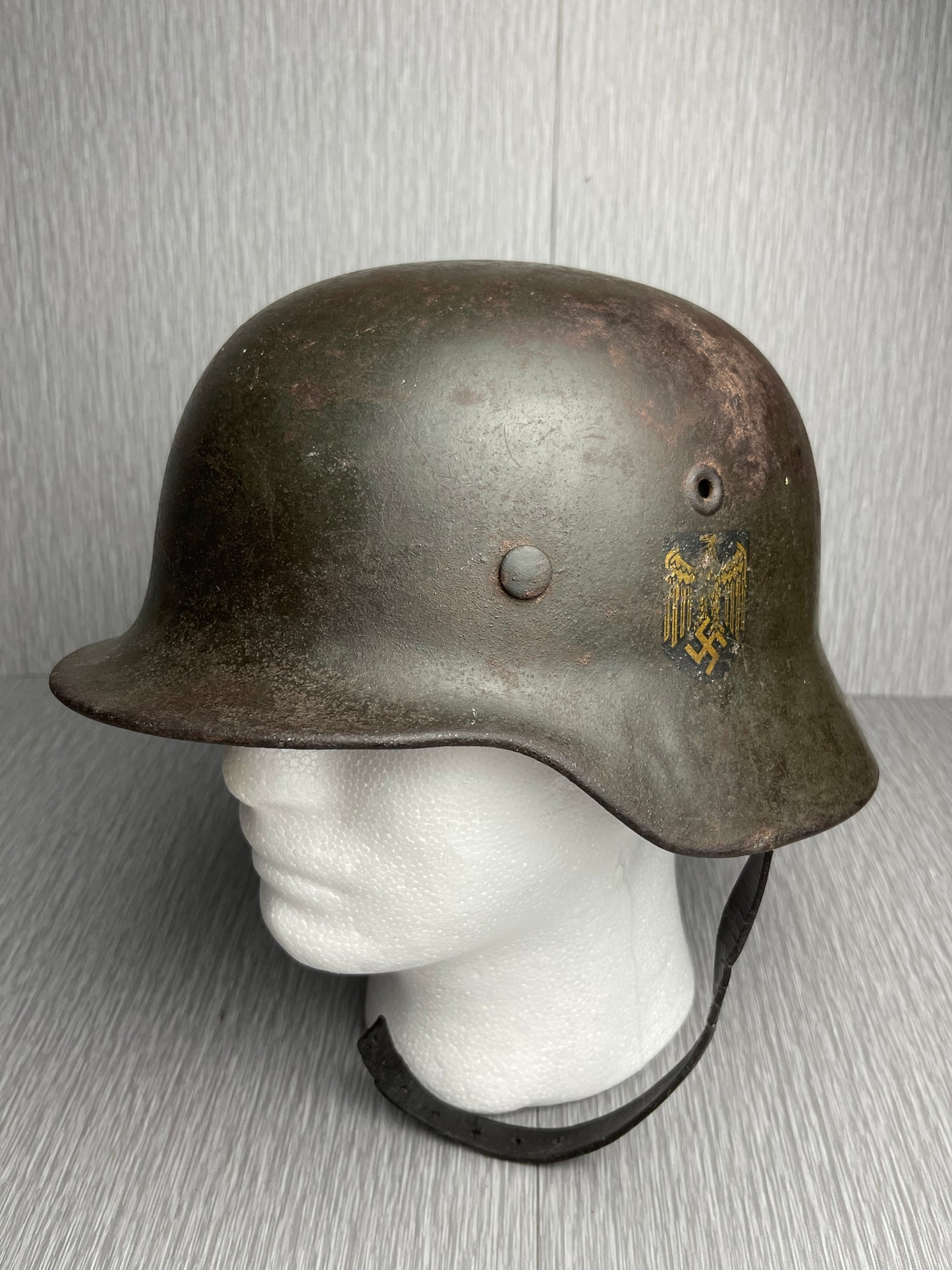 GERMAN WW2 KRIEGSMARINE M40 SD HELMET E.T. 66 W/ PARTIAL CHINSTRAP UNTOUCHED