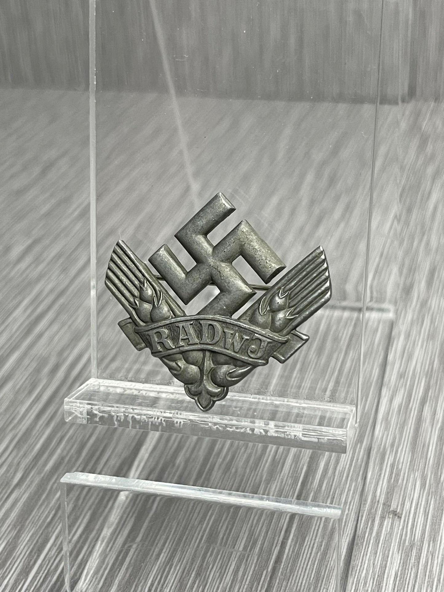 GERMAN WW2 RADWJ KRIEGSHILFSABZEICHEN (FEMALE WAR HELPER BROOCH)