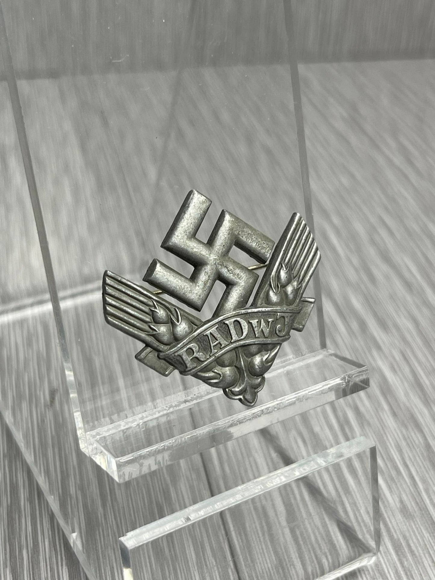 GERMAN WW2 RADWJ KRIEGSHILFSABZEICHEN (FEMALE WAR HELPER BROOCH)